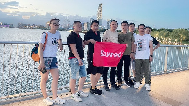 Honing the will to enhance team cohesion -- billion Leride to carry out hiking activities in Jinji Lake