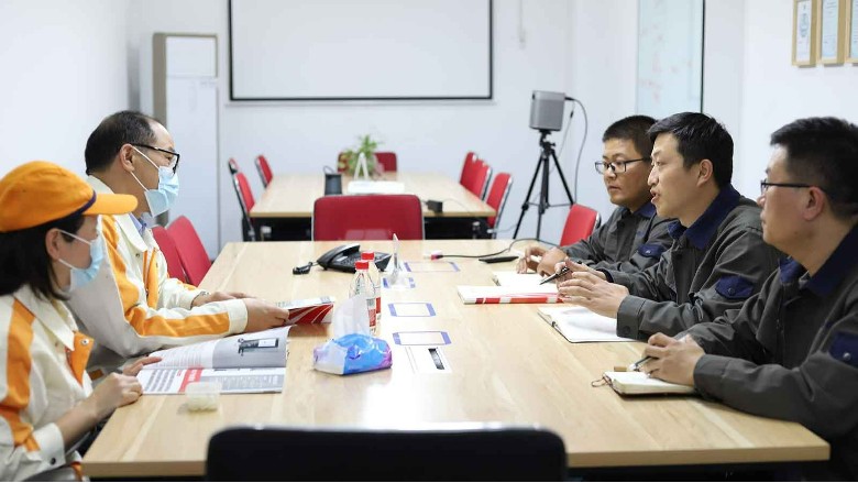 Shanghai Shangrong Seiko customers to billion leride visit