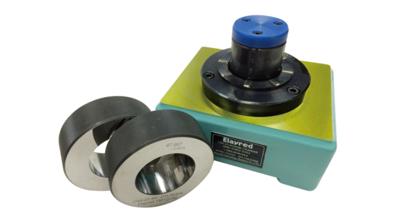Verification method of pneumatic probe and calibrator