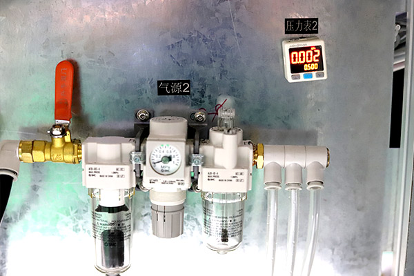 Air source pressure sensing alarm
